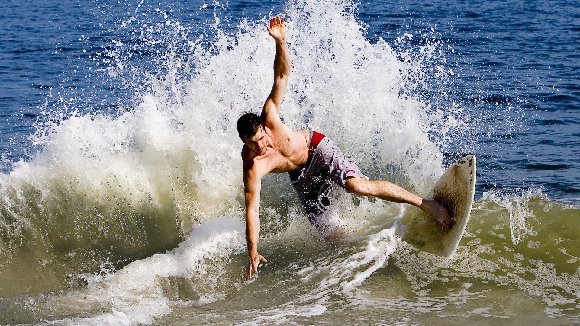 弗朗索瓦·斯图尔特:通过精准脚法调动全队,助力南非队赢得胜利